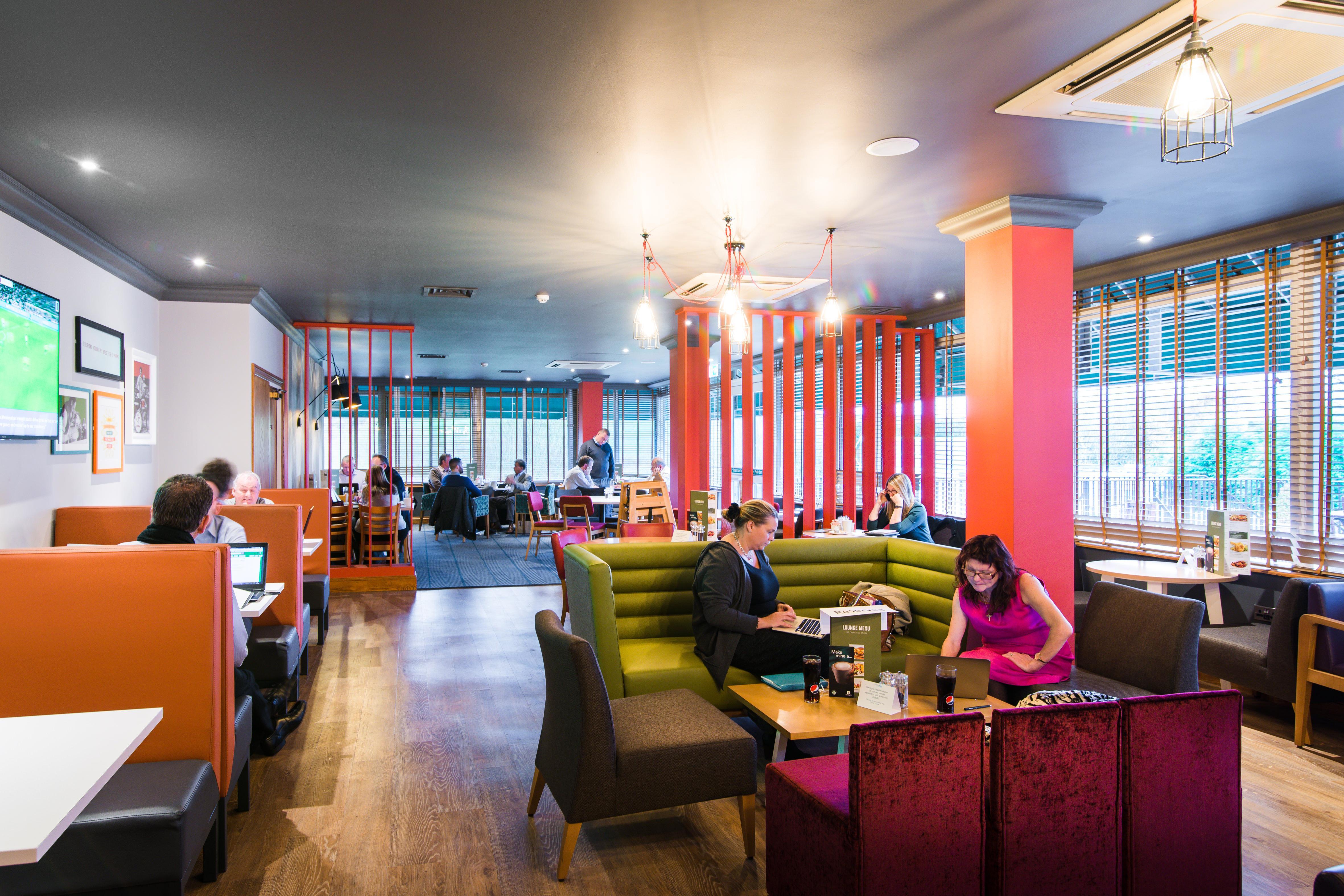 Holiday Inn Stoke On Trent M6 Jct15 By Ihg Newcastle-under-Lyme Bagian luar foto
