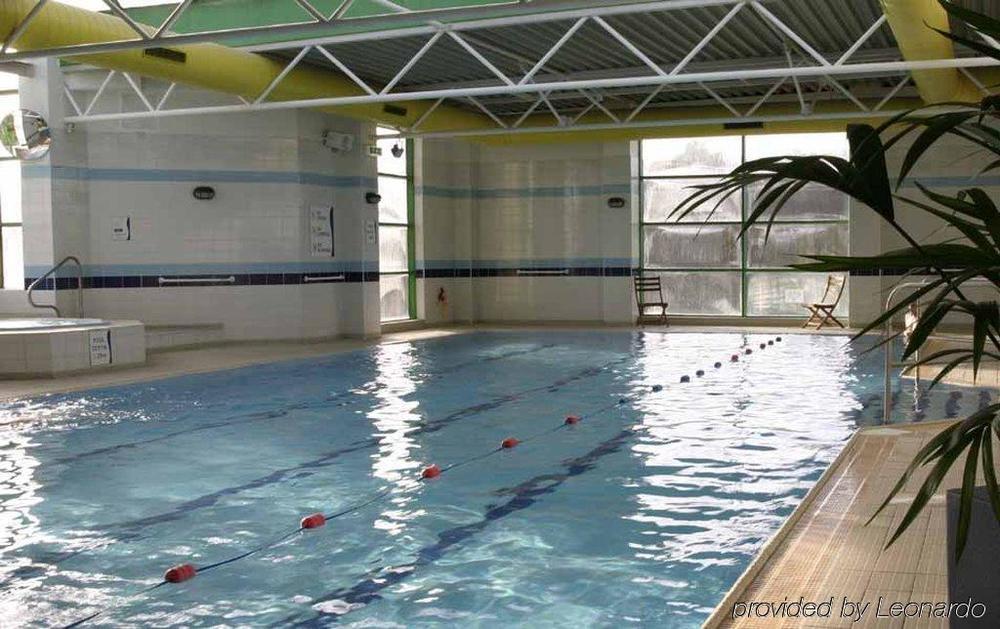 Holiday Inn Stoke On Trent M6 Jct15 By Ihg Newcastle-under-Lyme Bagian luar foto