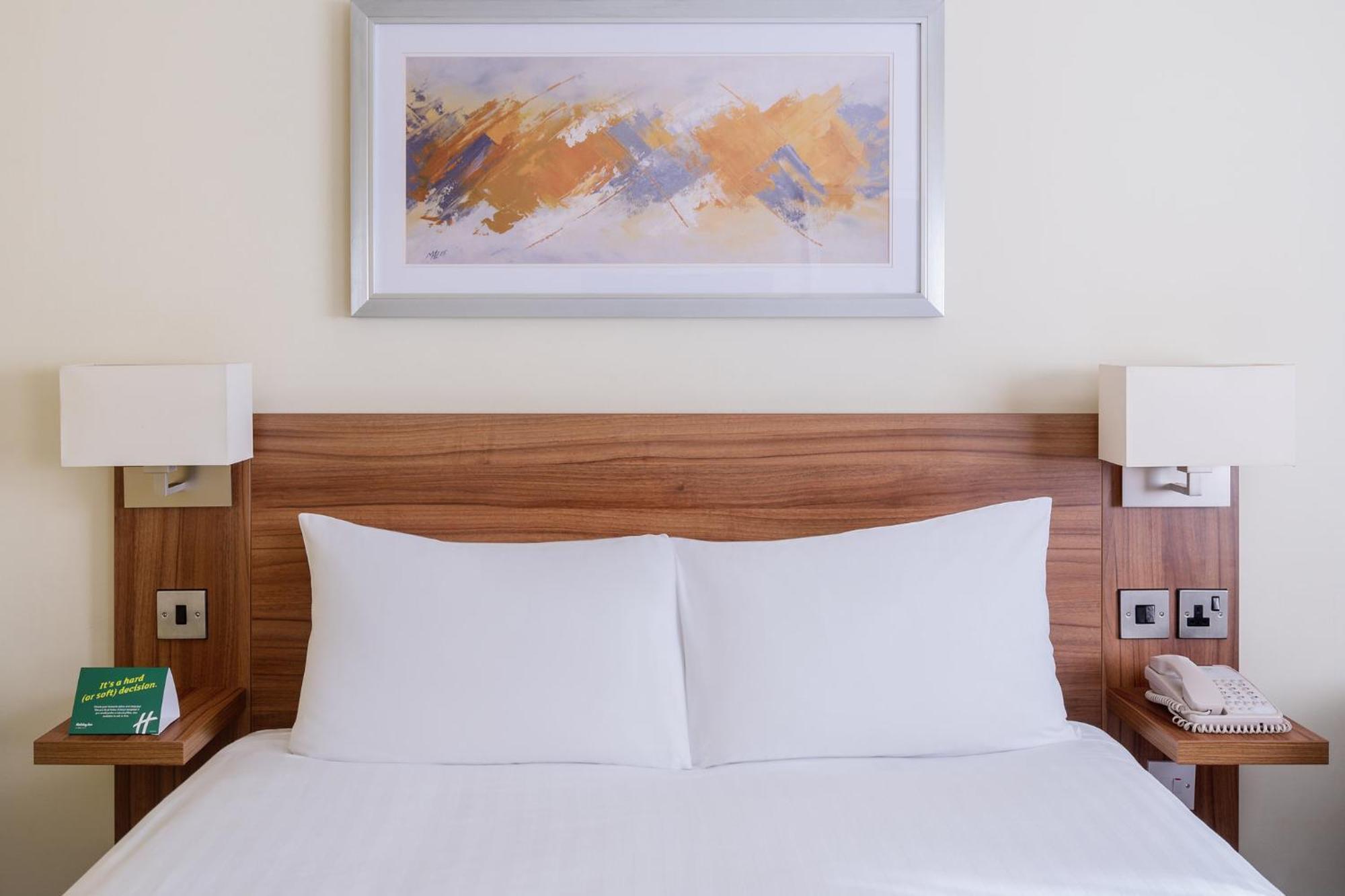 Holiday Inn Stoke On Trent M6 Jct15 By Ihg Newcastle-under-Lyme Bagian luar foto