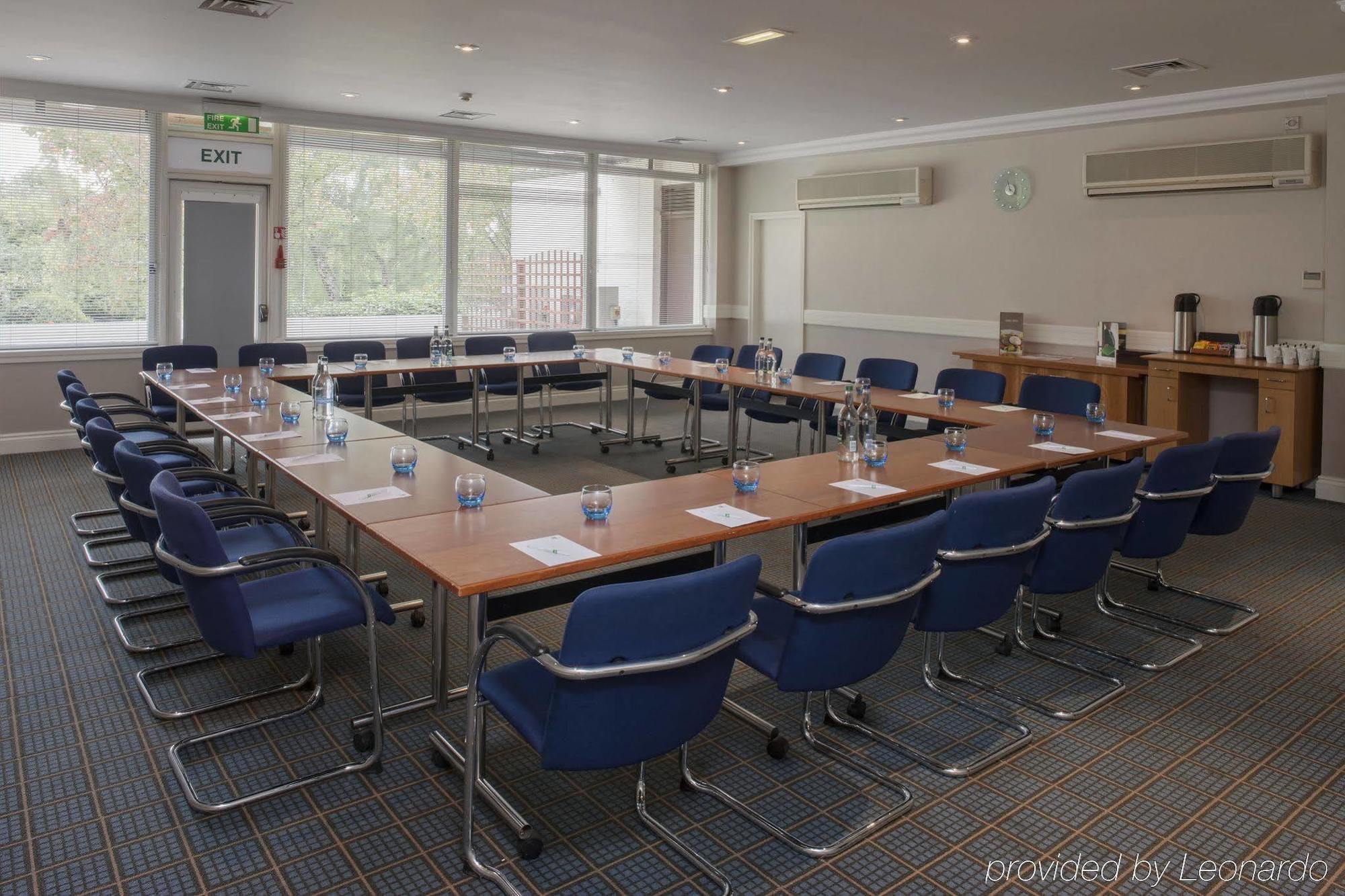 Holiday Inn Stoke On Trent M6 Jct15 By Ihg Newcastle-under-Lyme Bagian luar foto